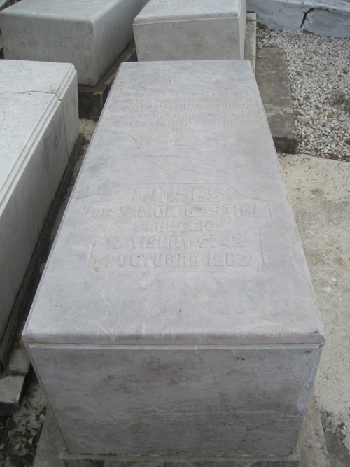 Stèle de castiel moises