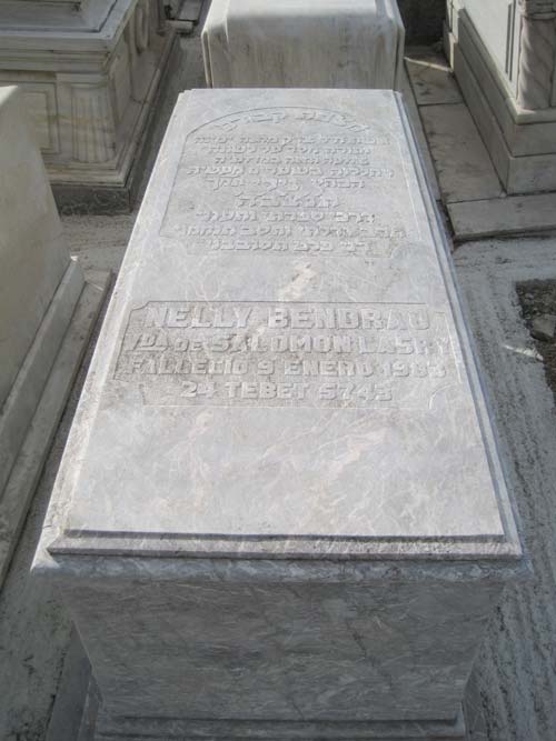 bendrao nelly fejfája