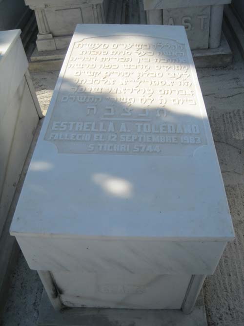 Stèle de toledano estrella
