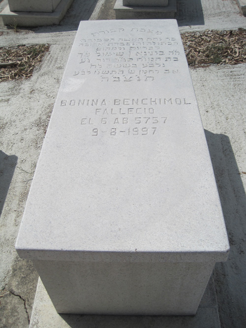 מַצֵּבה פון benchimol bonina