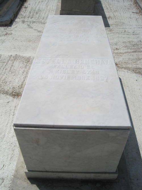 Stèle de benchaya estrella
