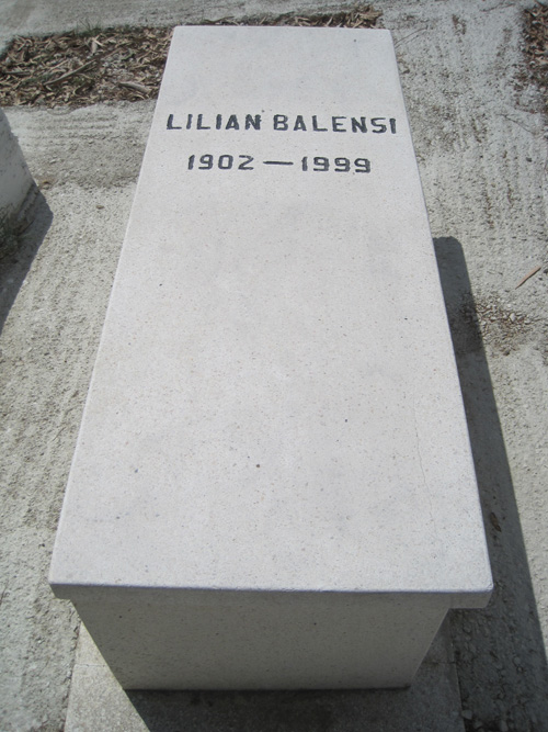 Lápide de balensi lilian
