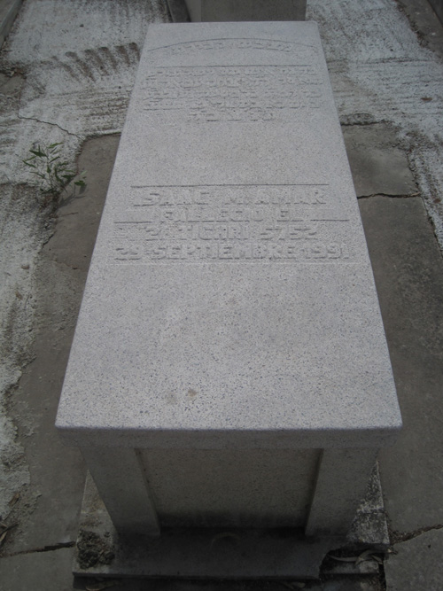 Lápide de amar isaac