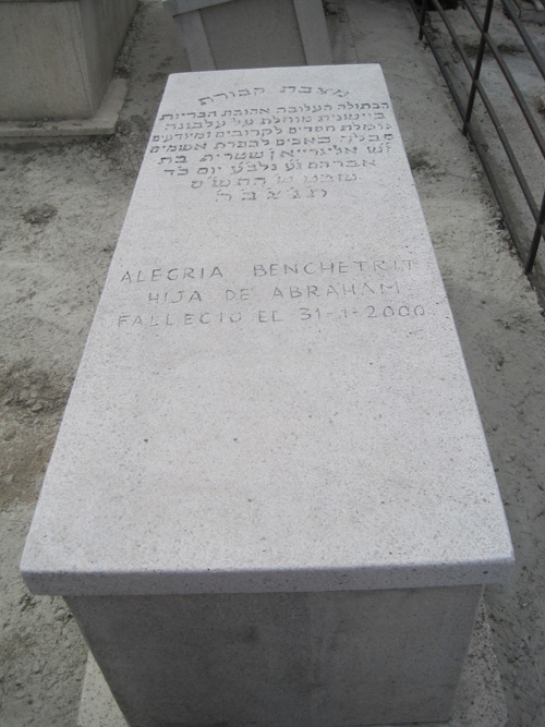 Lápide de benchetrit alegria