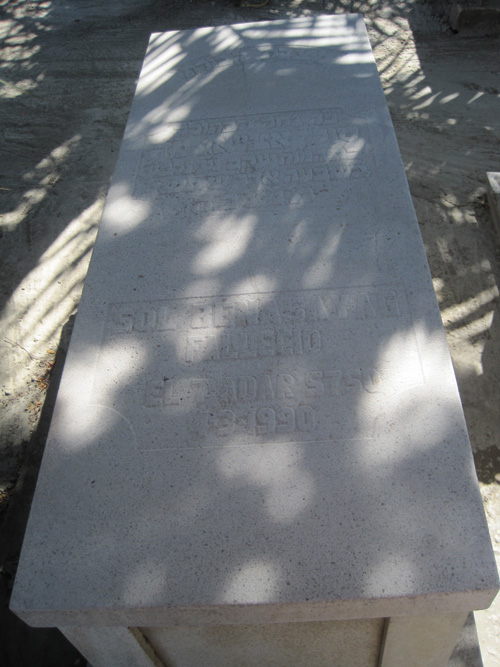 מצבת benassayag sol