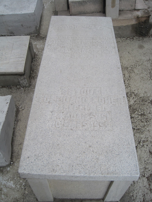 Stèle de toledano betoua