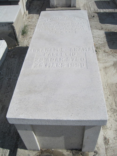 شاهدة قبر arama alberto