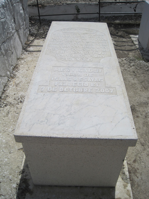 Lápide de cadji mery