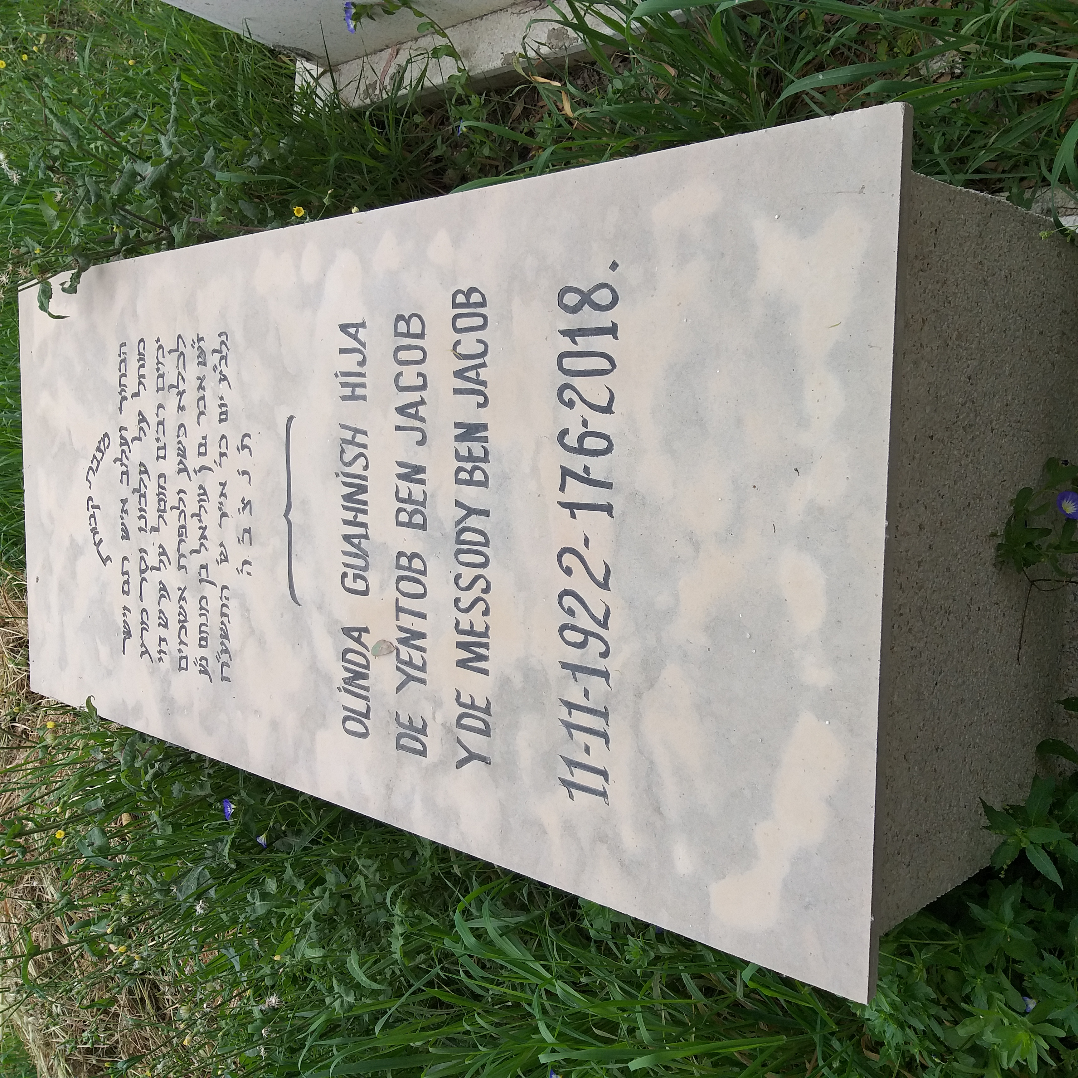 Tombstone of wahnich olinda