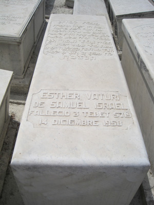 Stèle de vaturi esther