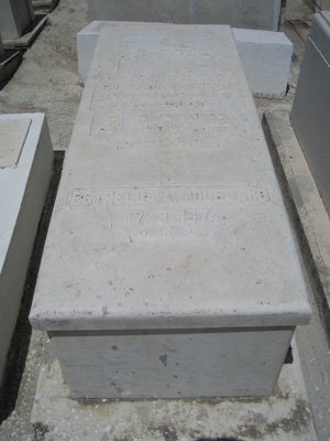 Stèle de toledano estrella