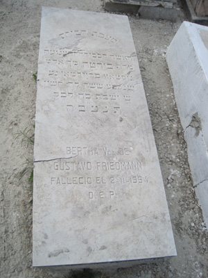 Stèle de friedmann betha