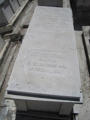 Stèle de guigui esther