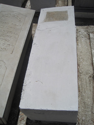 Stèle de querub mercedes