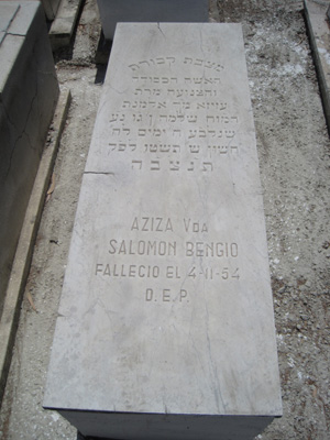 Grafsteen van bengio aziza
