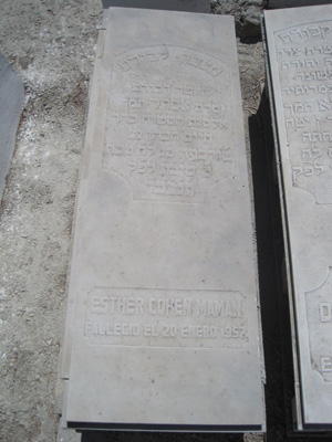 Stèle de maman esther