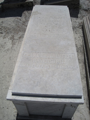 Stèle de benchetrit clara