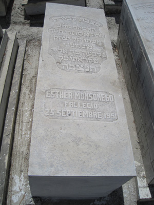 Stèle de monsonego esther