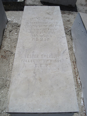 מַצֵּבה פון emergui esther