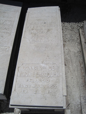 Stèle de benzaquen donna