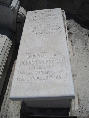 Stèle de assayag perla