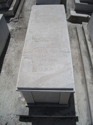 Stèle de sananes plati