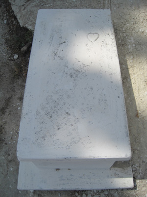Grabstein von NINO