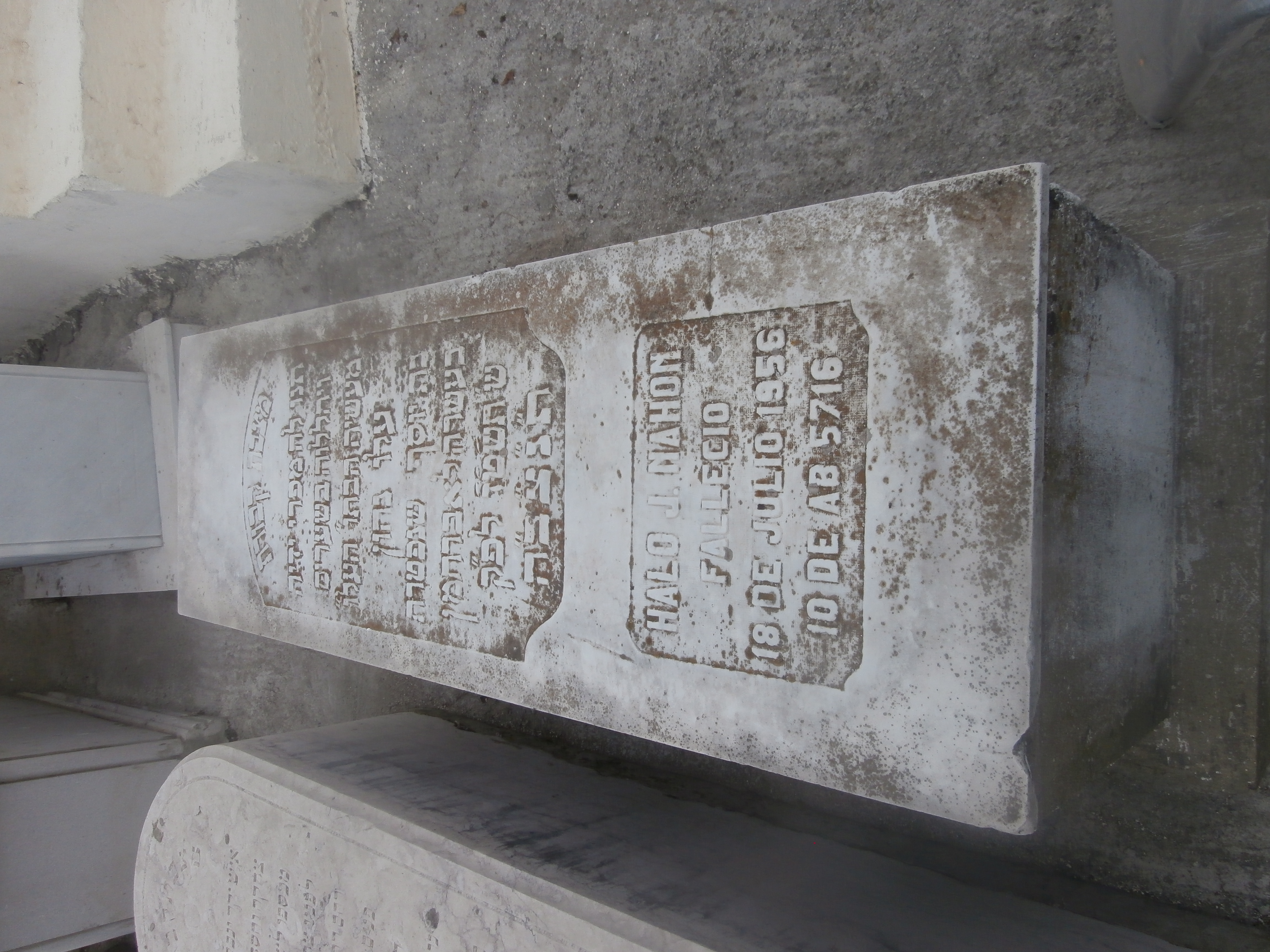 Stèle de nahon halo