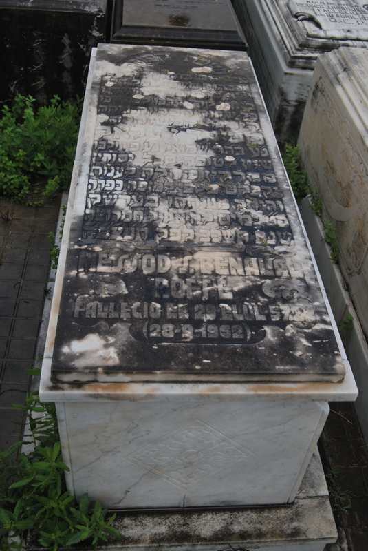 Estela de benalal roffe messod