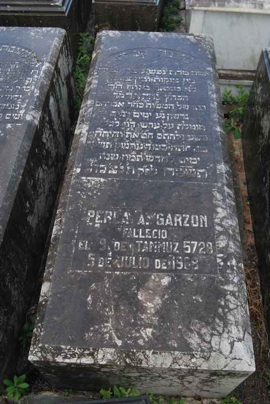garzon perla fejfája