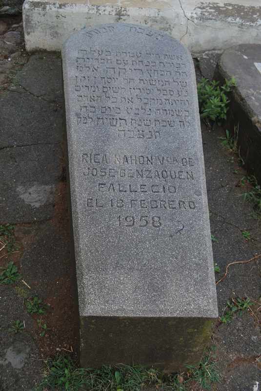 Estela de benzaquen rica