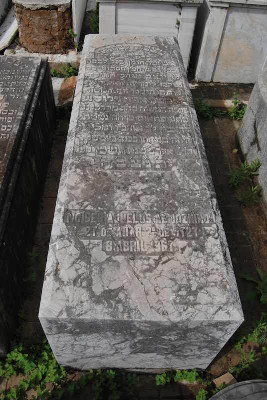 Stèle de ajuelos almoznino moises