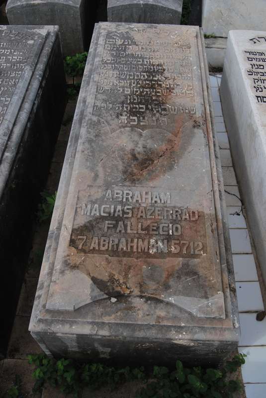 شاهدة قبر macias azerrad abraham