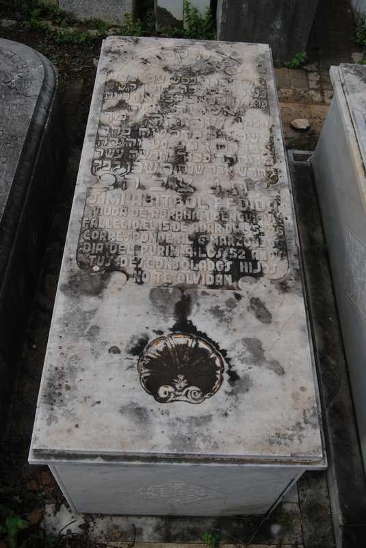 Estela de benguigui simi