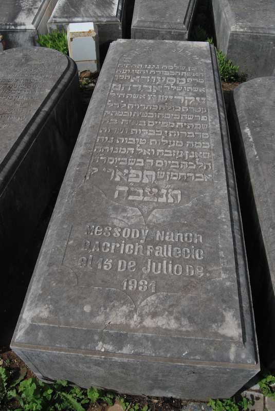 Estela de acrich messody