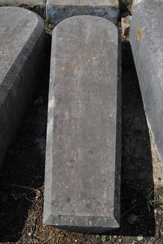 sananes azibuena fejfája