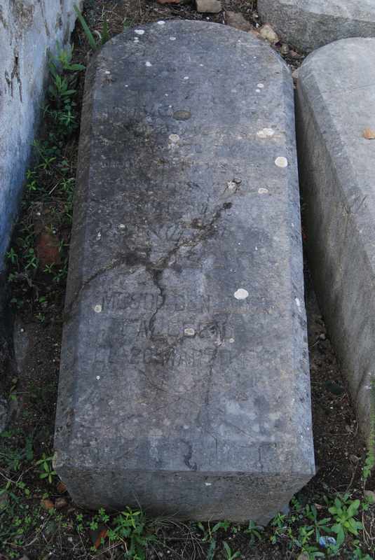 Lápide de bensadon mesod