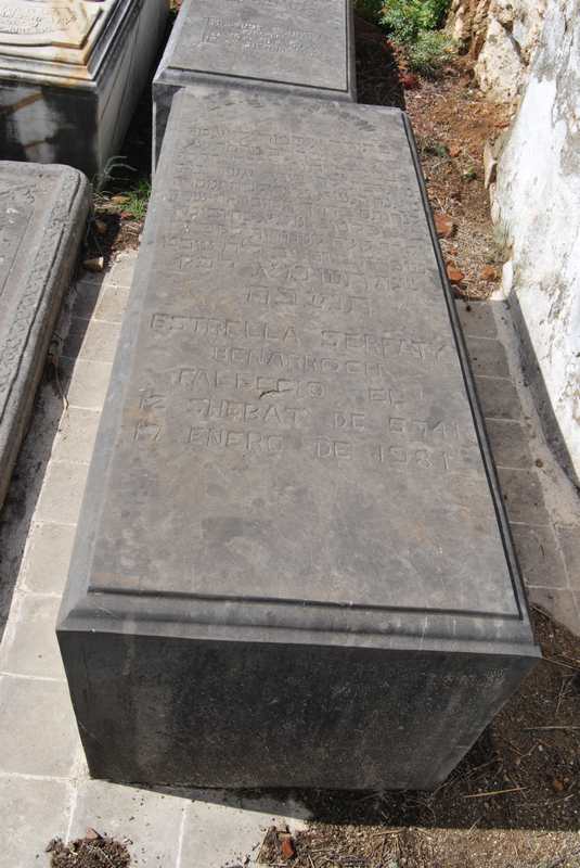 Tombstone of serfaty benarroch estrella