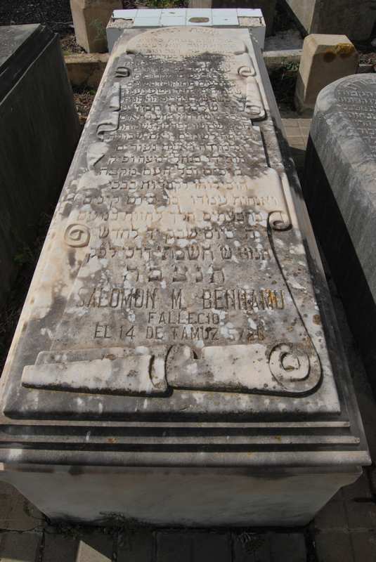 Lápide de benhamu salomon