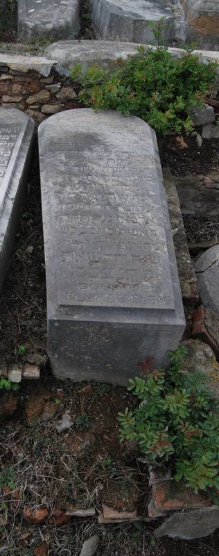 Estela de benelbas dona