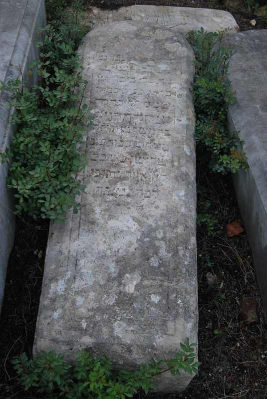 Stèle de levy isaac