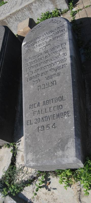 Stèle de abitbol rica