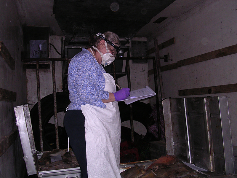 ija-nara-preservation-experts-assess-the-condition-of-the-books-and-docume — page 1 · Iraqi Jewish Archive (NARA) · judeoiraq.org