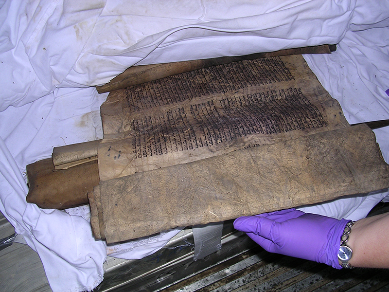 ija-a-portion-of-a-damaged-torah-scroll — page 1 · Iraqi Jewish Archive (NARA) · judeoiraq.org