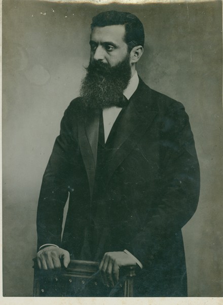 kedem-herzl-collection-of-items-9 — vue 3 · Kedem Auction House Ltd., Jérusalem